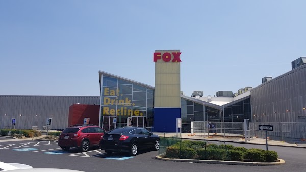 AMC DINE-IN Berkshire 8