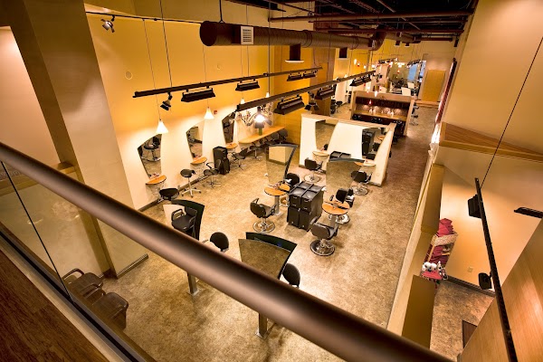 Izzazu Salon, Spa & Blowout Bar - Downtown